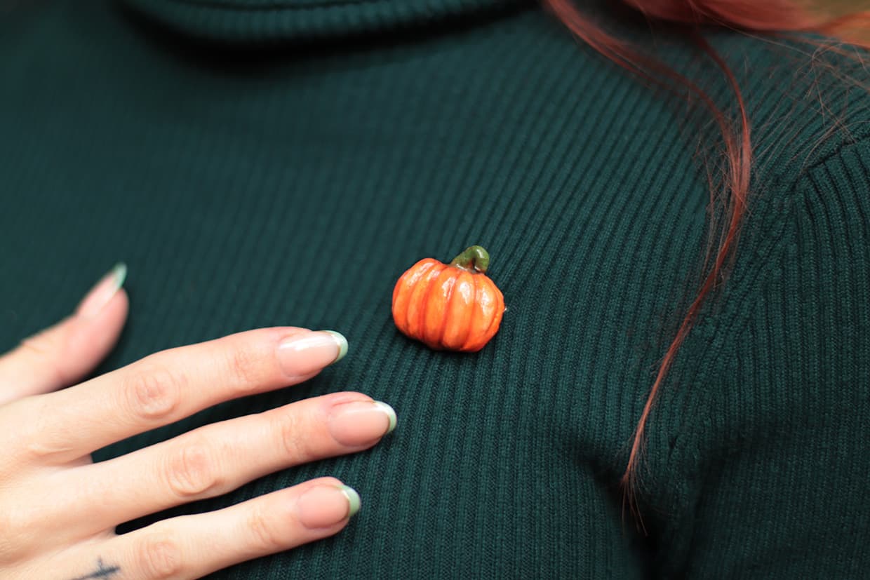 Dýně - keramická brož